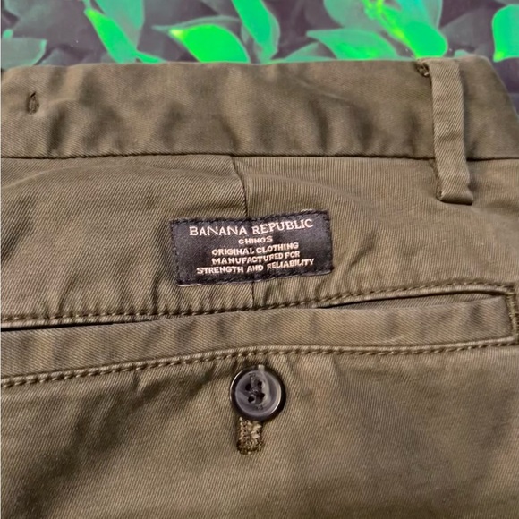 30x32 Banana Republic Green Chino - Picture 6 of 6
